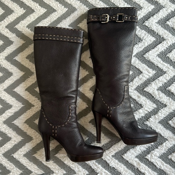 Fendi pebble brown leather slip-on boots. Size 35. Made in Italy. 4 inch heel. - Picture 1 of 13